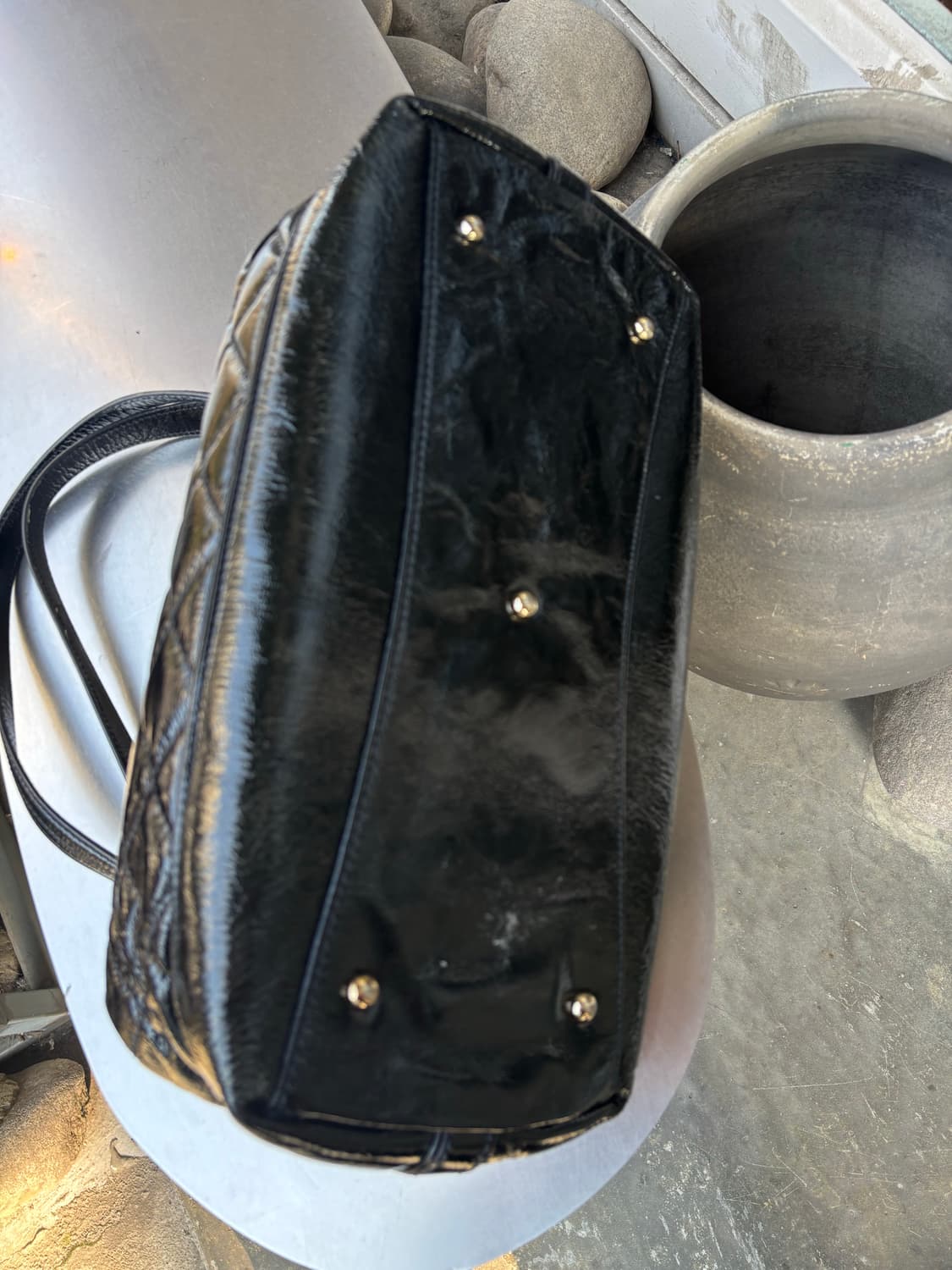 Daks 클래식 퀼팅 페이턴트 레더 숄더백 상품이미지7