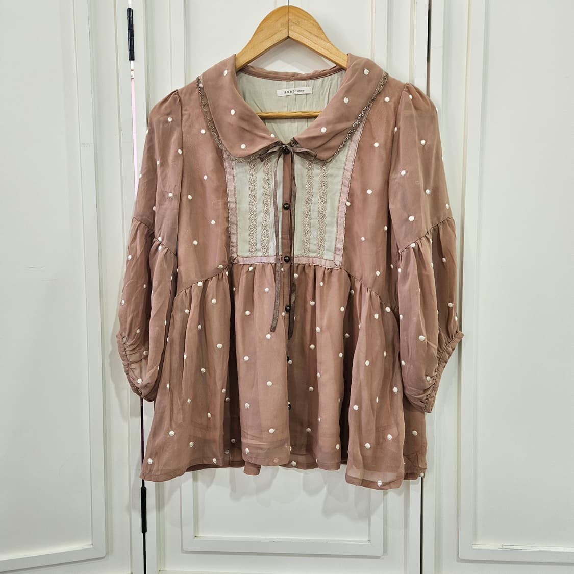 엑시즈팜 도트 쉬폰 블라우스 (초코무드) 상품이미지1