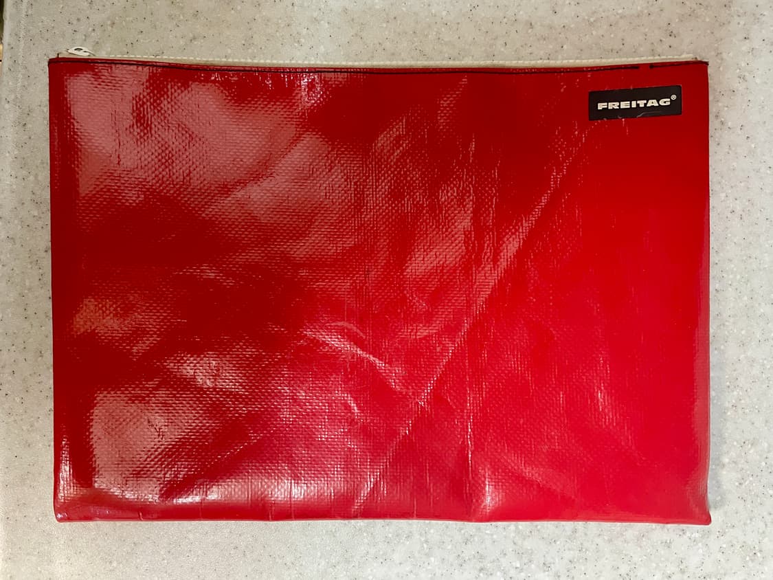 프라이탁 댄 클러치백 파우치 레드 상품이미지1