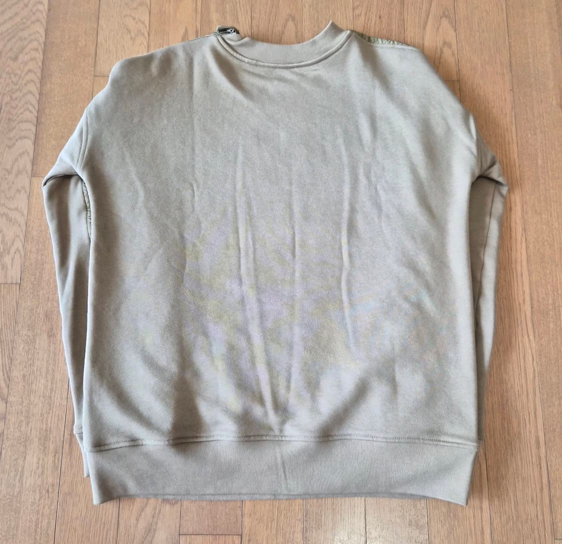 (정품) 버버리 TB로고 퀼팅 맨투맨 (명품 여성 티셔츠) 상품이미지2