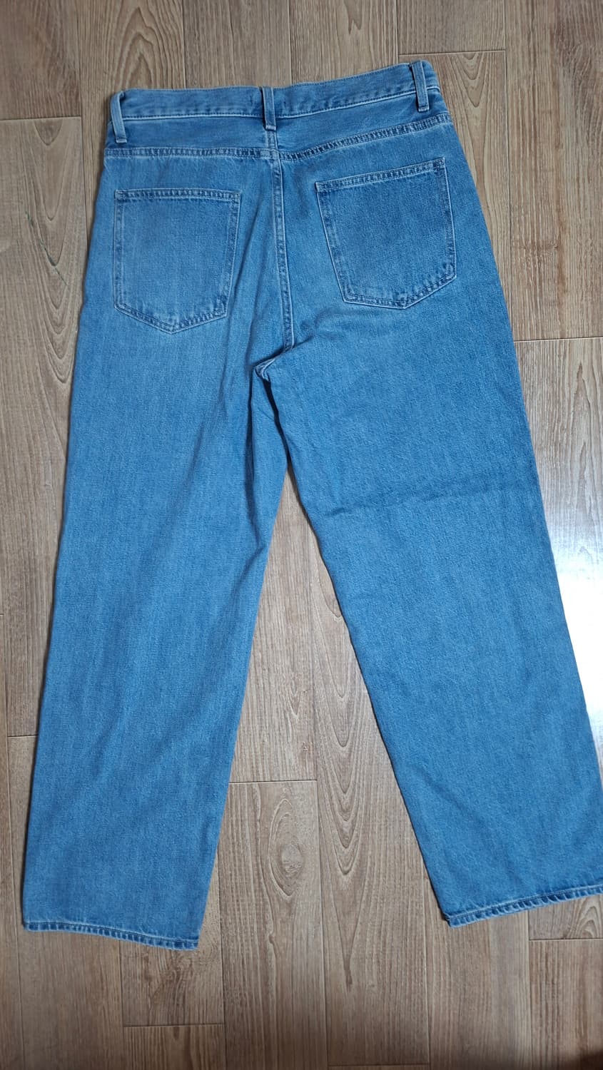 유니클로 와이드 스트레이트 진 상품이미지2