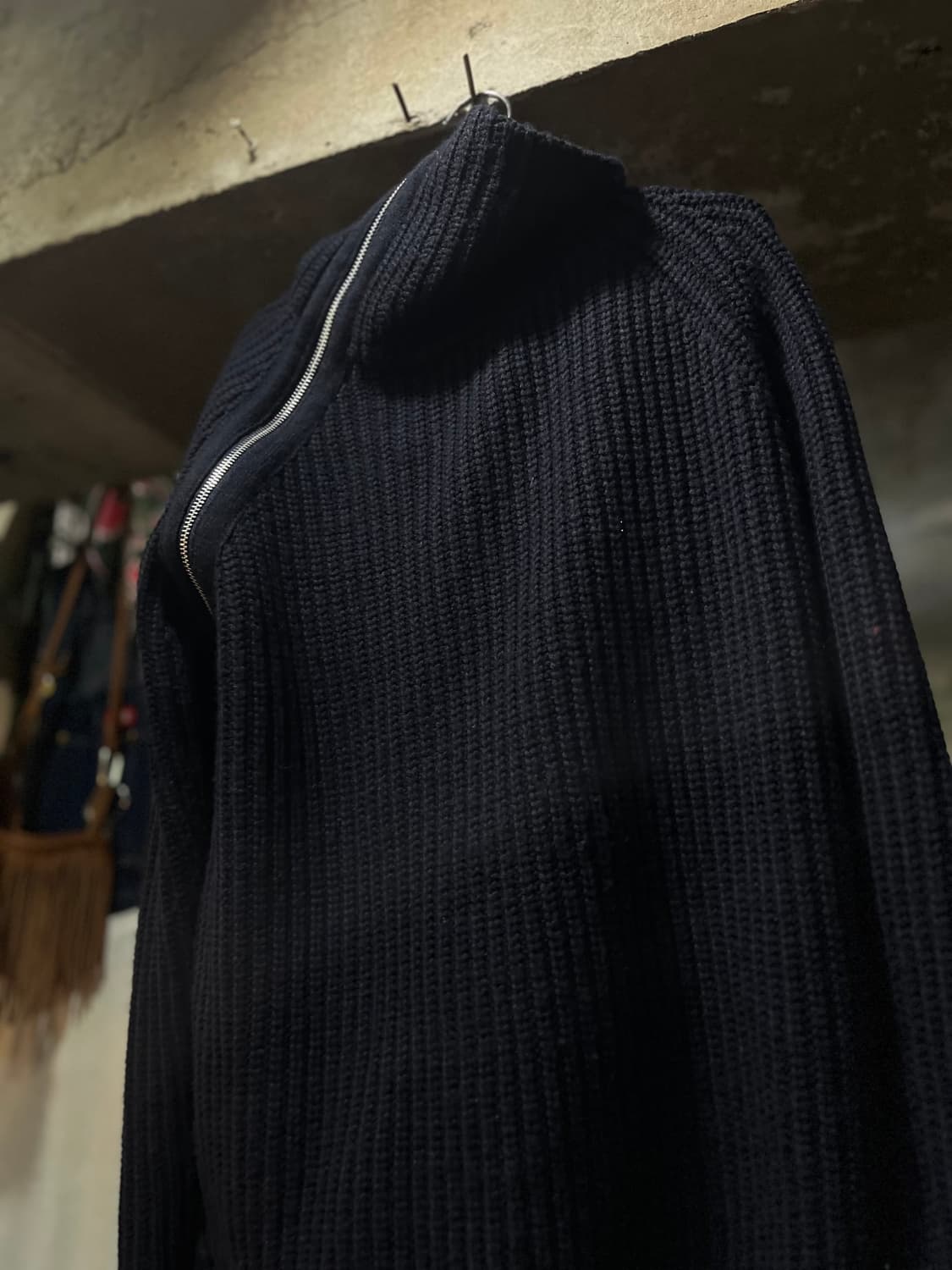 JEANASIS ASYMMETRIC ZIP KNIT 상품이미지2