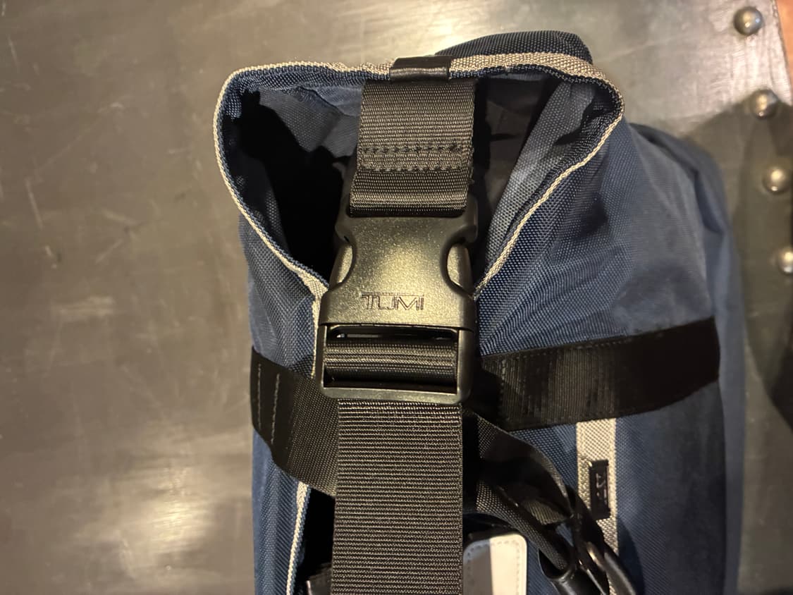 투미 알파 캐리올 토트백 네이비 상품이미지3