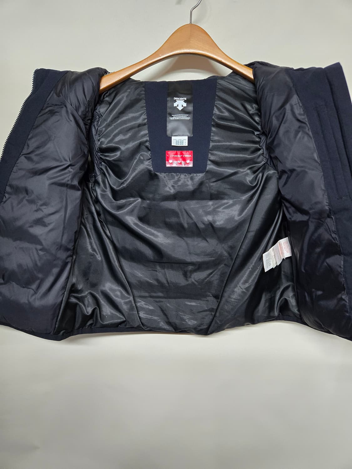 데상트 스위스 스키팀 패딩  조끼 네이비 후드 S 상품이미지3