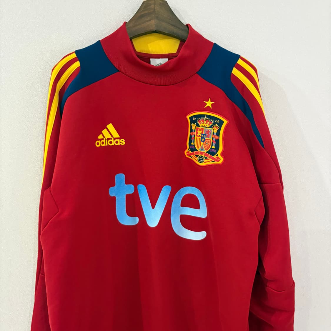 아디다스 스페인 국대 트레이닝 상의 S 상품이미지3