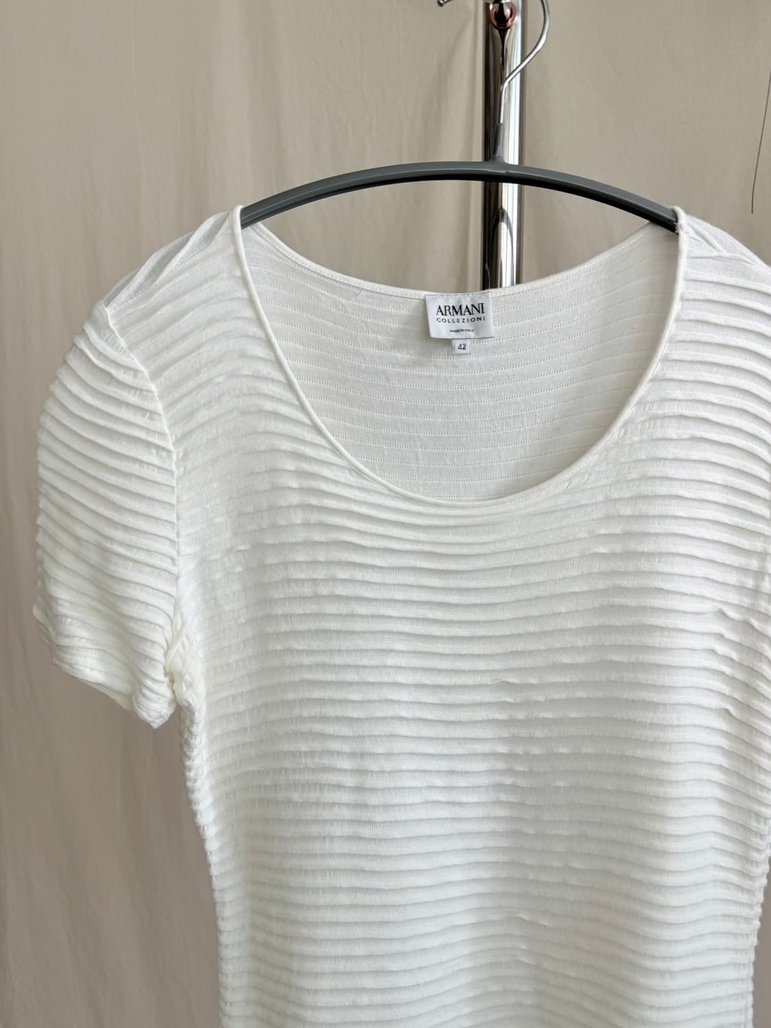 Armani Collezioni 화이트 플리츠 니트 탑 상품이미지3