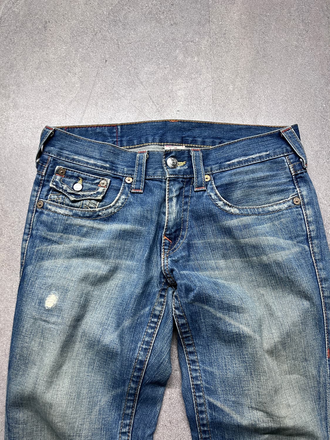 트루릴리젼 스파이럴 워싱 부츠컷 데님 상품이미지5