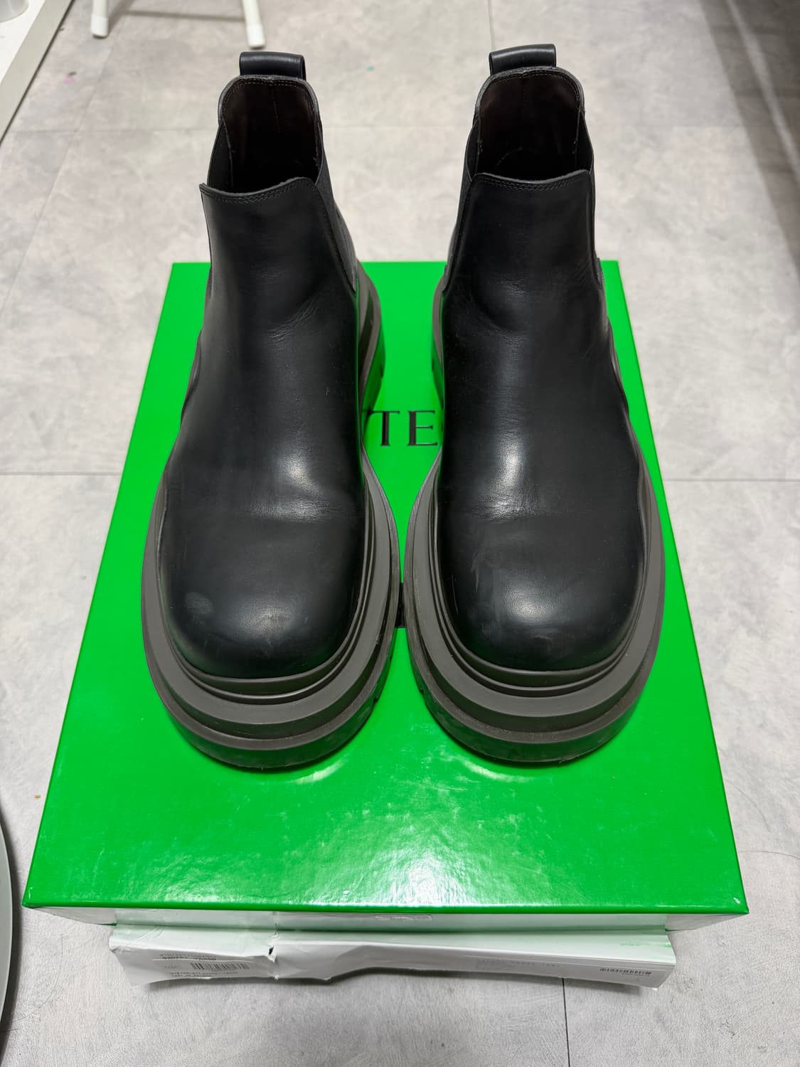 [42] 보테가베네타 타이어 앵클 첼시 부츠 블랙캠핑 상품이미지2