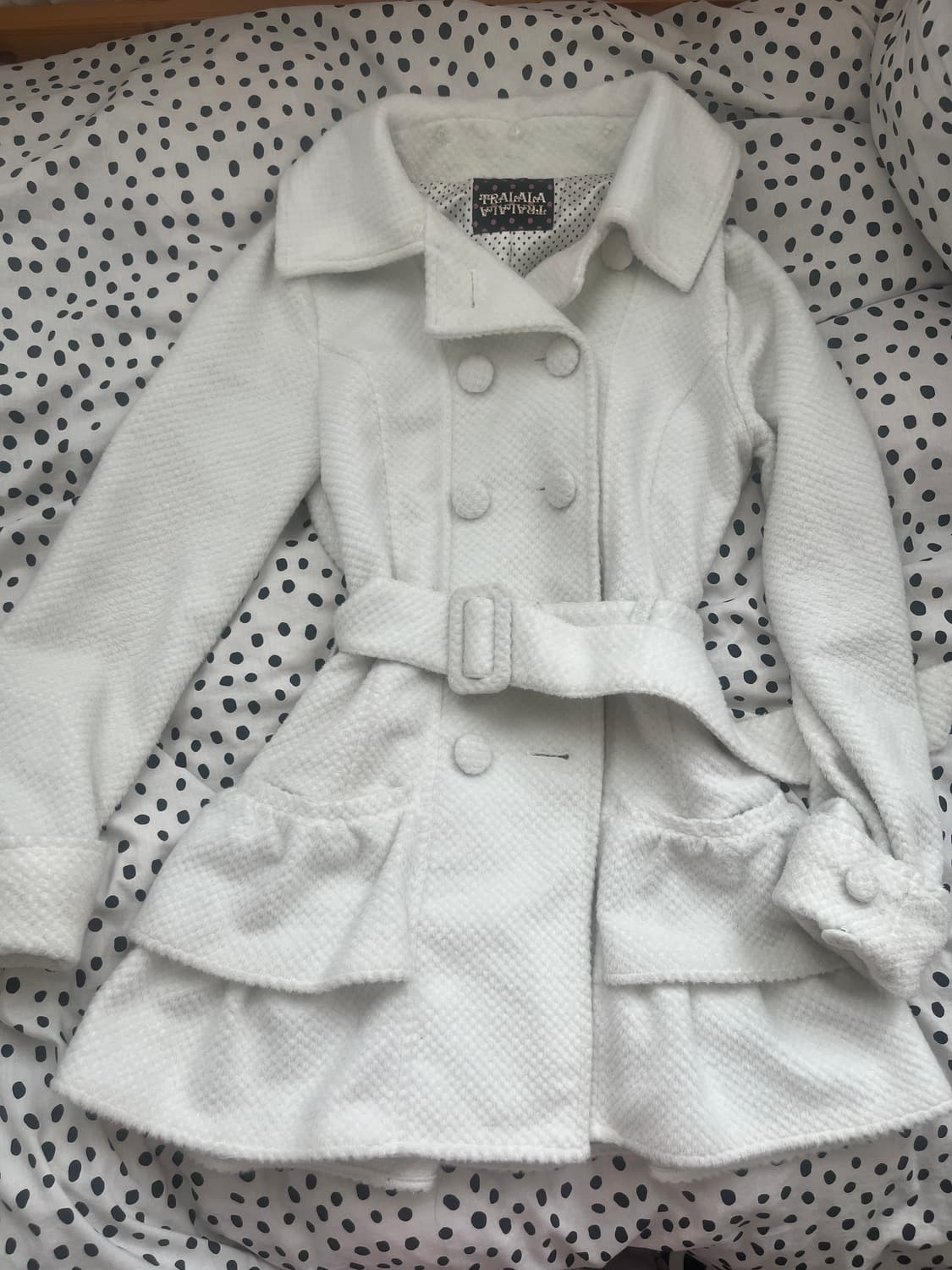 트랄라라 화이트 코트 상품이미지1