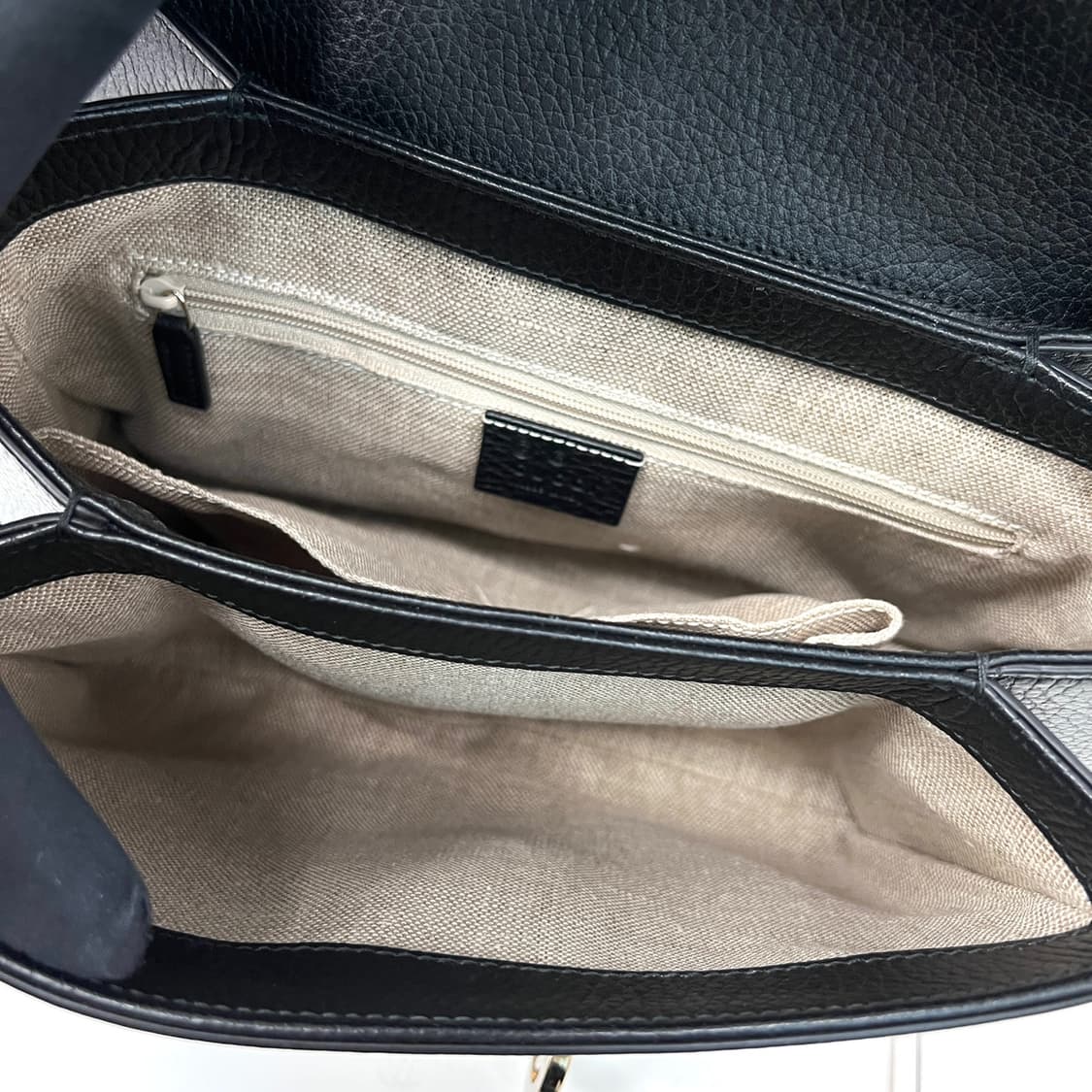 구찌 GG 인터로킹 탑핸들 체인 숄더백 블랙 (510302) 상품이미지9