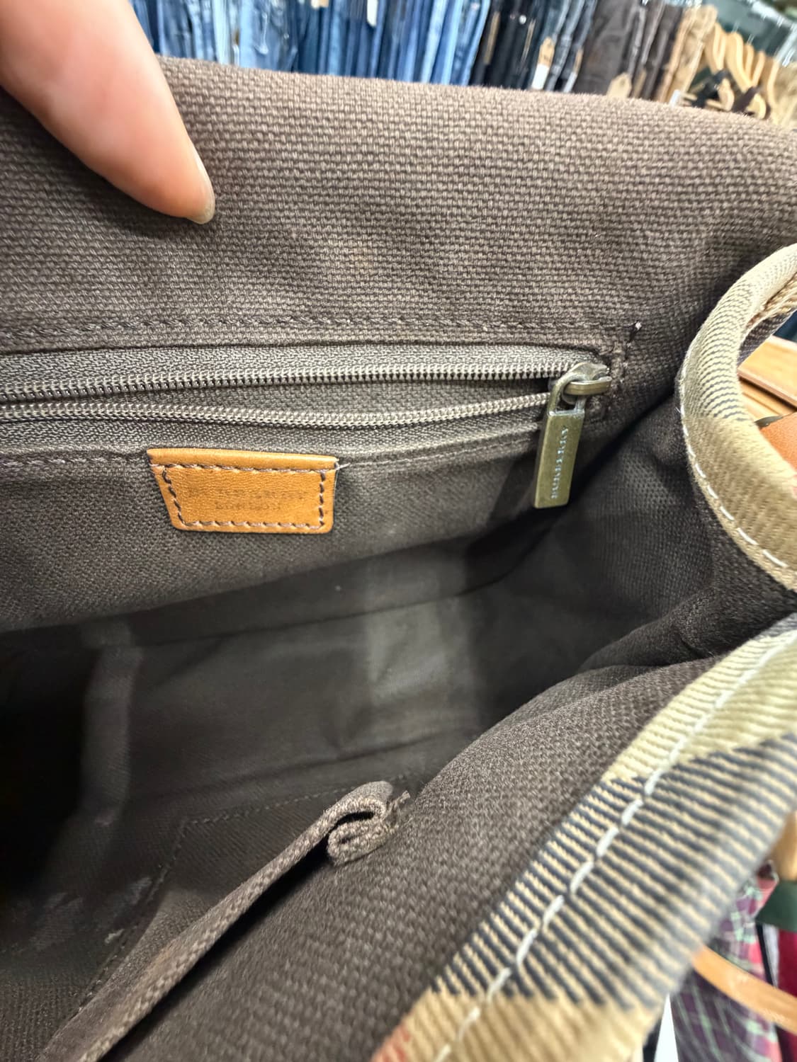 버버리 가죽 크로스백 브라운 상품이미지7