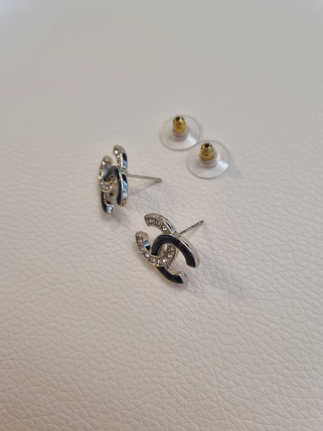 샤넬 콤비 스왈큐빅 CC로고 귀걸이 샴페인골드 업사이클링 상품이미지6