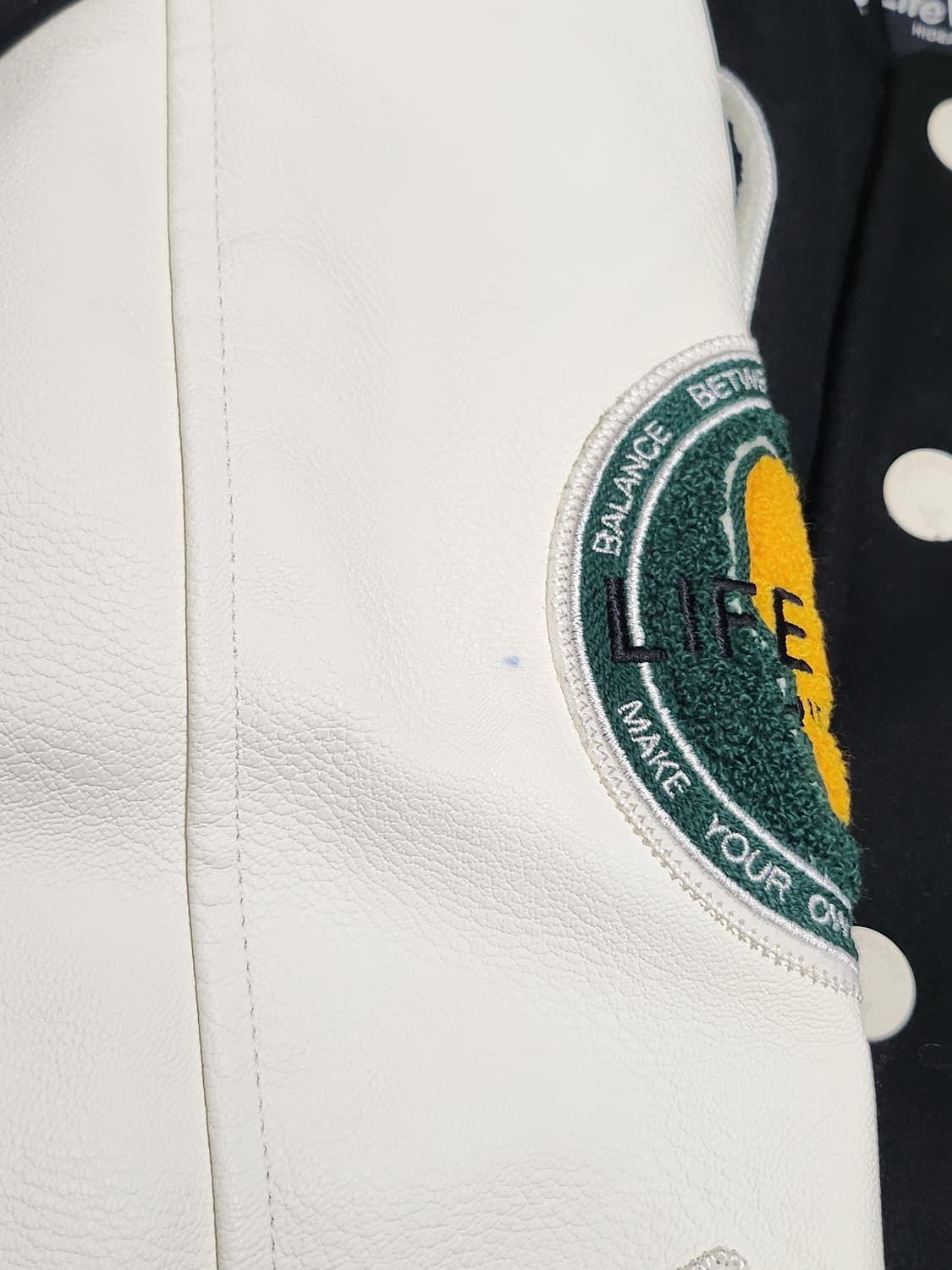 라이프워크 아플리케 힙독 바시티 자켓 상품이미지8