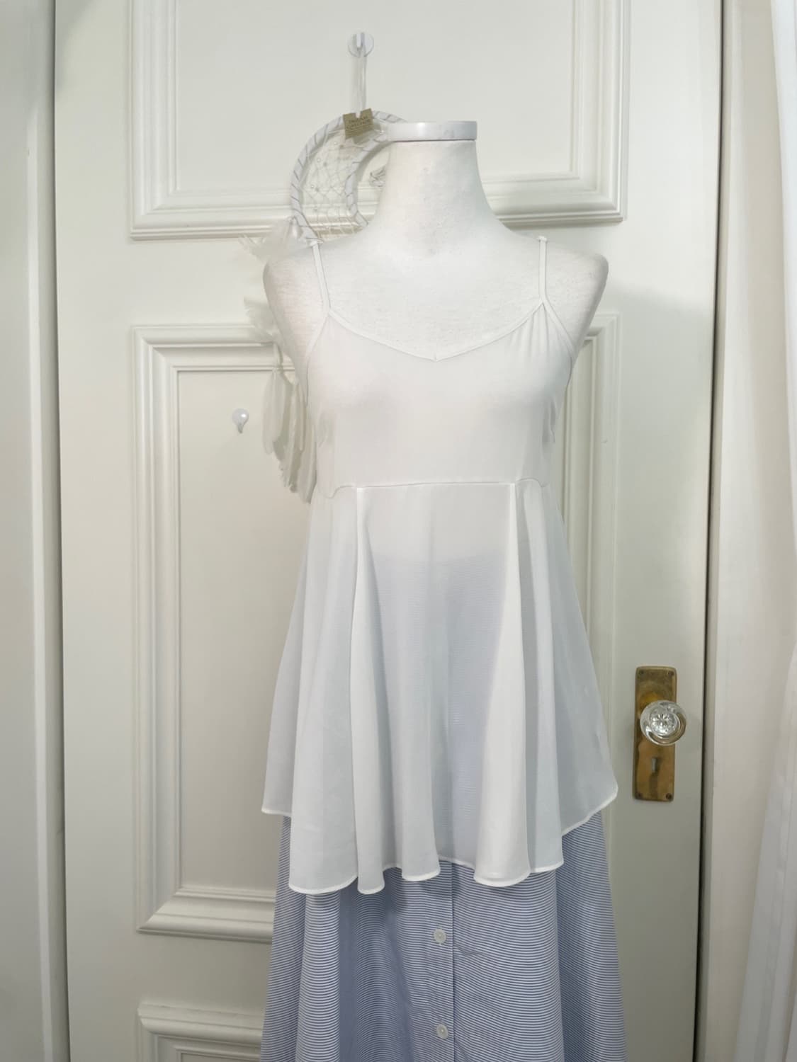 white sleeve embroidery summer blouse 상품이미지8