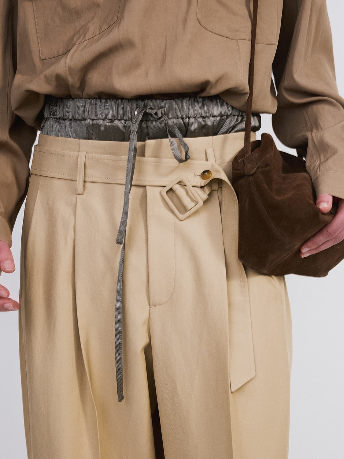 렉토 26SS 하이웨스트 벨티드 팬츠 카키 베이지 상품이미지4