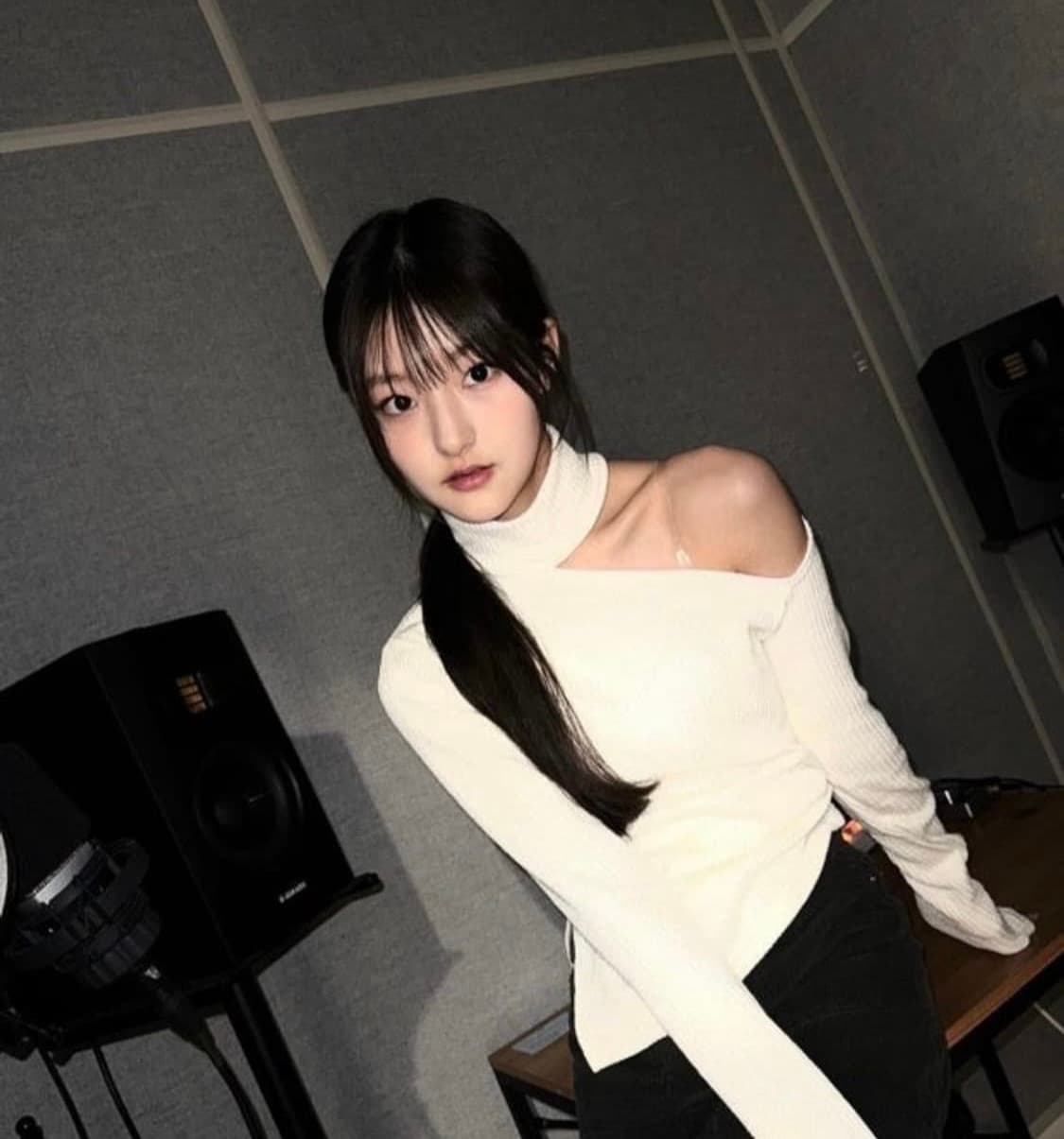 [키오프 하늘]루시르주 Shoulder cutting turtleneck 상품이미지1