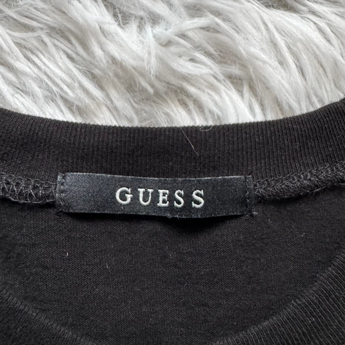 GUESS 일본빈티지 딱붙핏 반팔 슬림핏 반팔티 게스 반팔 S 38 상품이미지4
