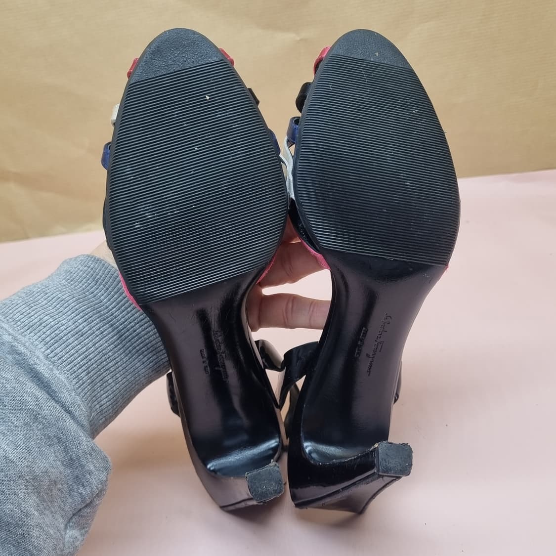 페라가모 여성샌들 230 굽9 상품이미지3