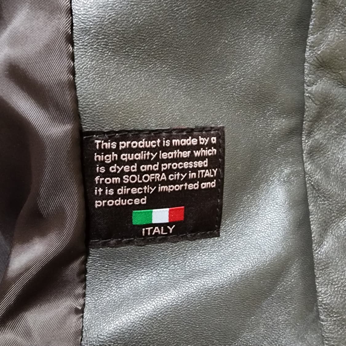 조르쥬레쉬 양가죽100% 여자 코트
66 상품이미지4