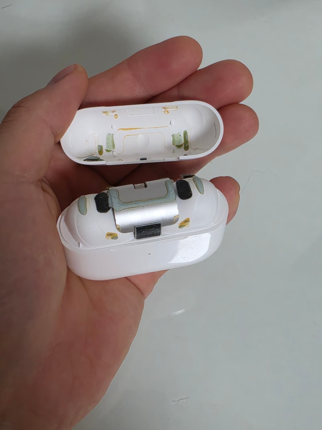 판매)에어팟프로2세대 본품 및 구성품 상품이미지4