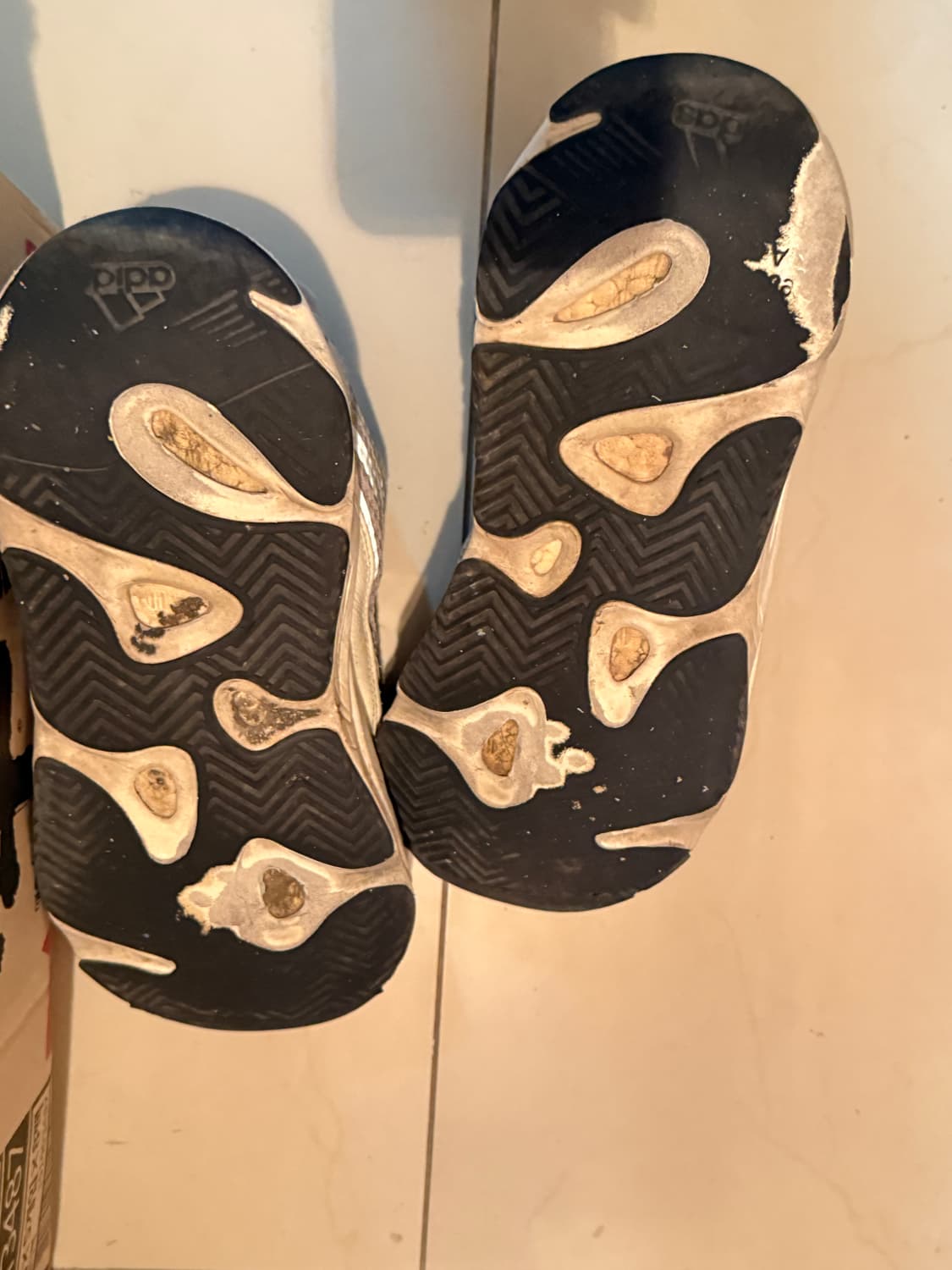 이지부스트 700 스태틱 270 상품이미지3