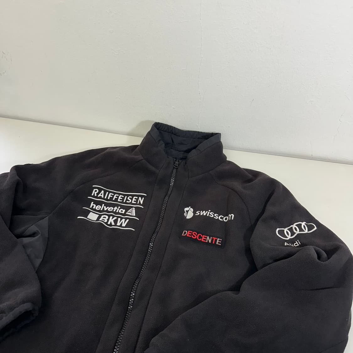 XL 105 데상트 블랙 가벼운누빔 스키플리스집업  상품이미지1