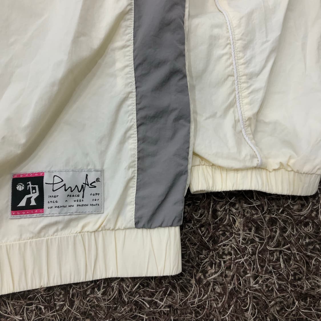 피지컬 디파트먼트 테일로고 나일론 웜업 롱슬리브 상품이미지3