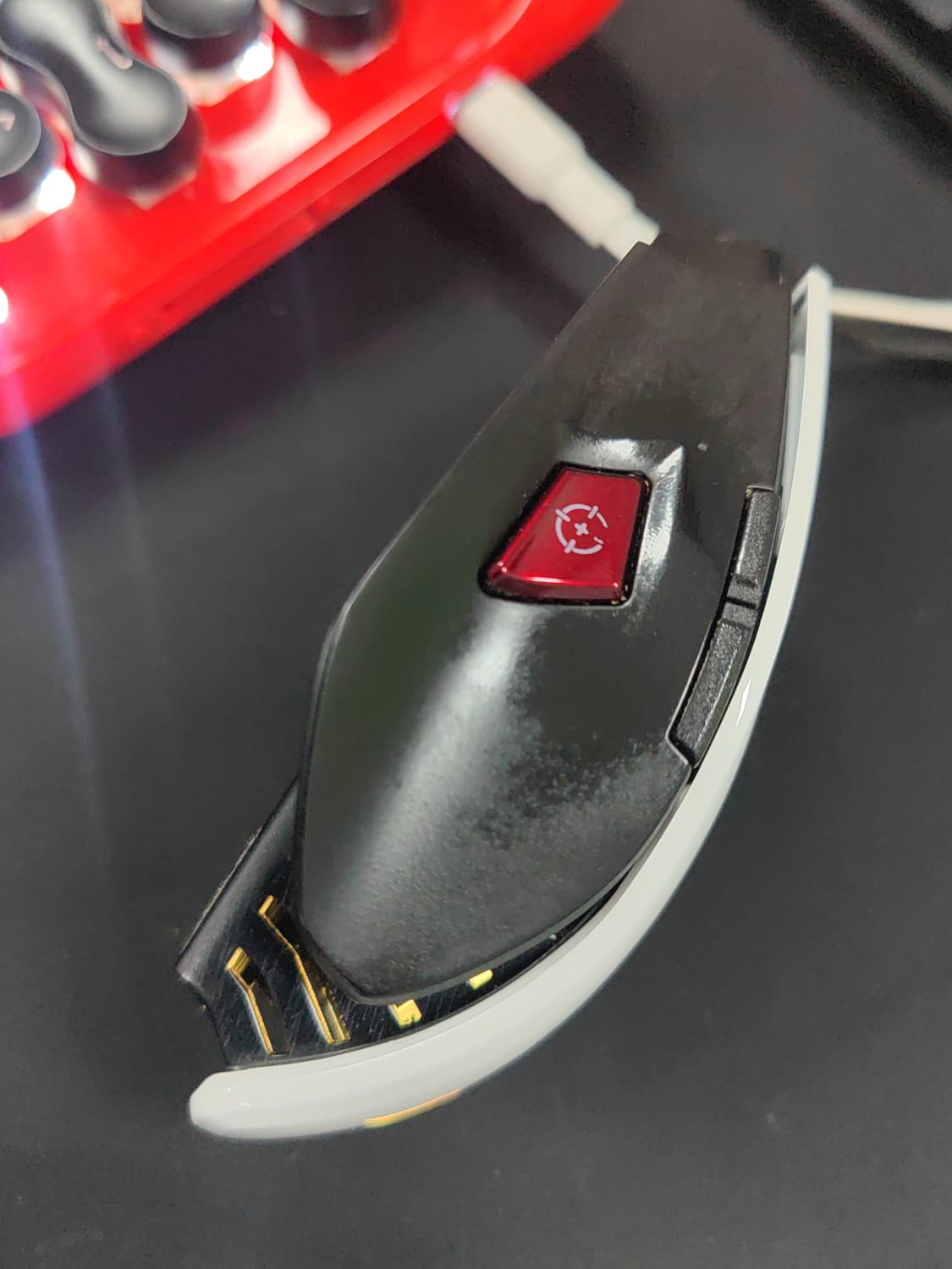 # 커세어 M65 PRO RGB 게이밍 인체공학 마우스 급처 상품이미지7