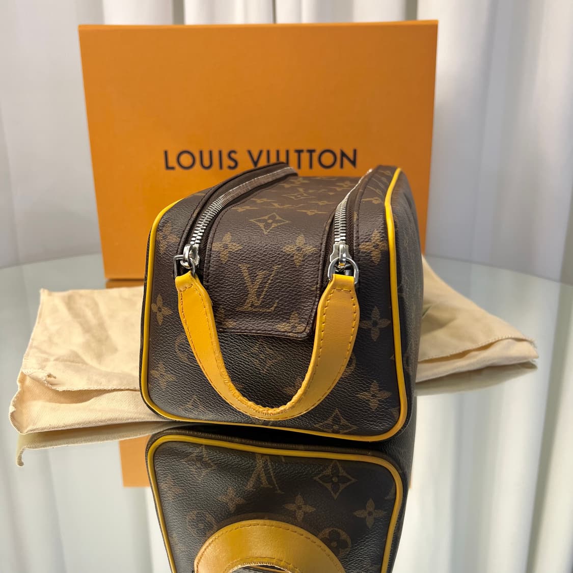 [정품] 루이비통 모노그램 돕키트 파우치 엘로우 상품이미지6