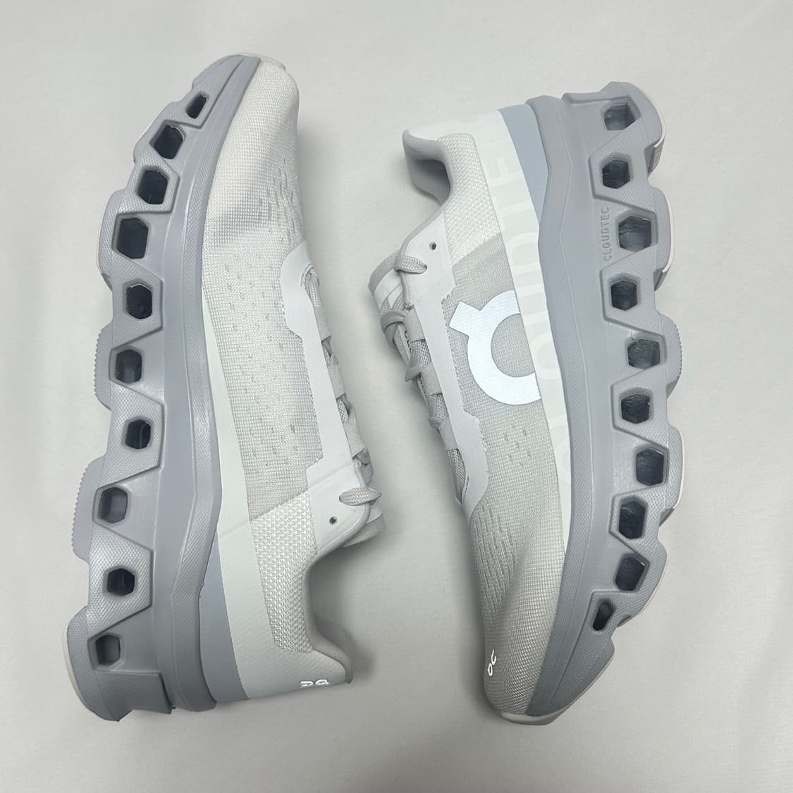 (260)온 러닝 클라우드몬스터 화이트 글레이시어 러닝화 새제품 상품이미지3