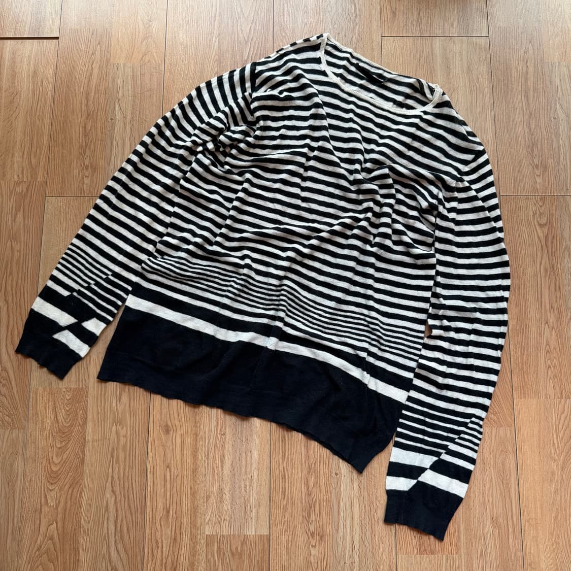 하이더 아커만 스트라이프 니트 상품이미지1