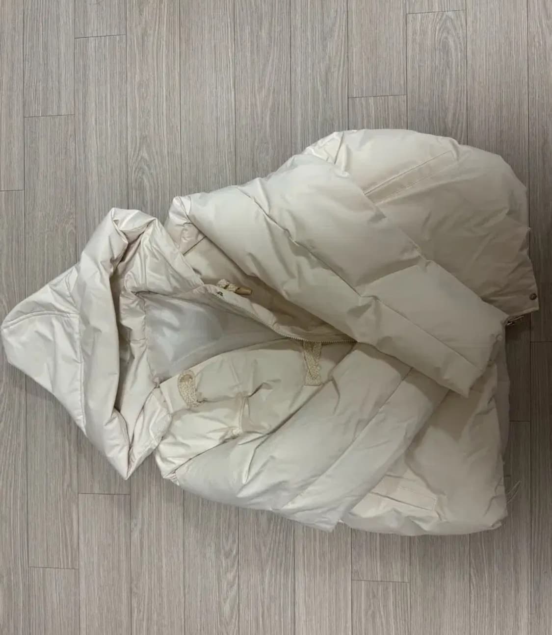 에잇세컨즈 후드 패딩 상품이미지1