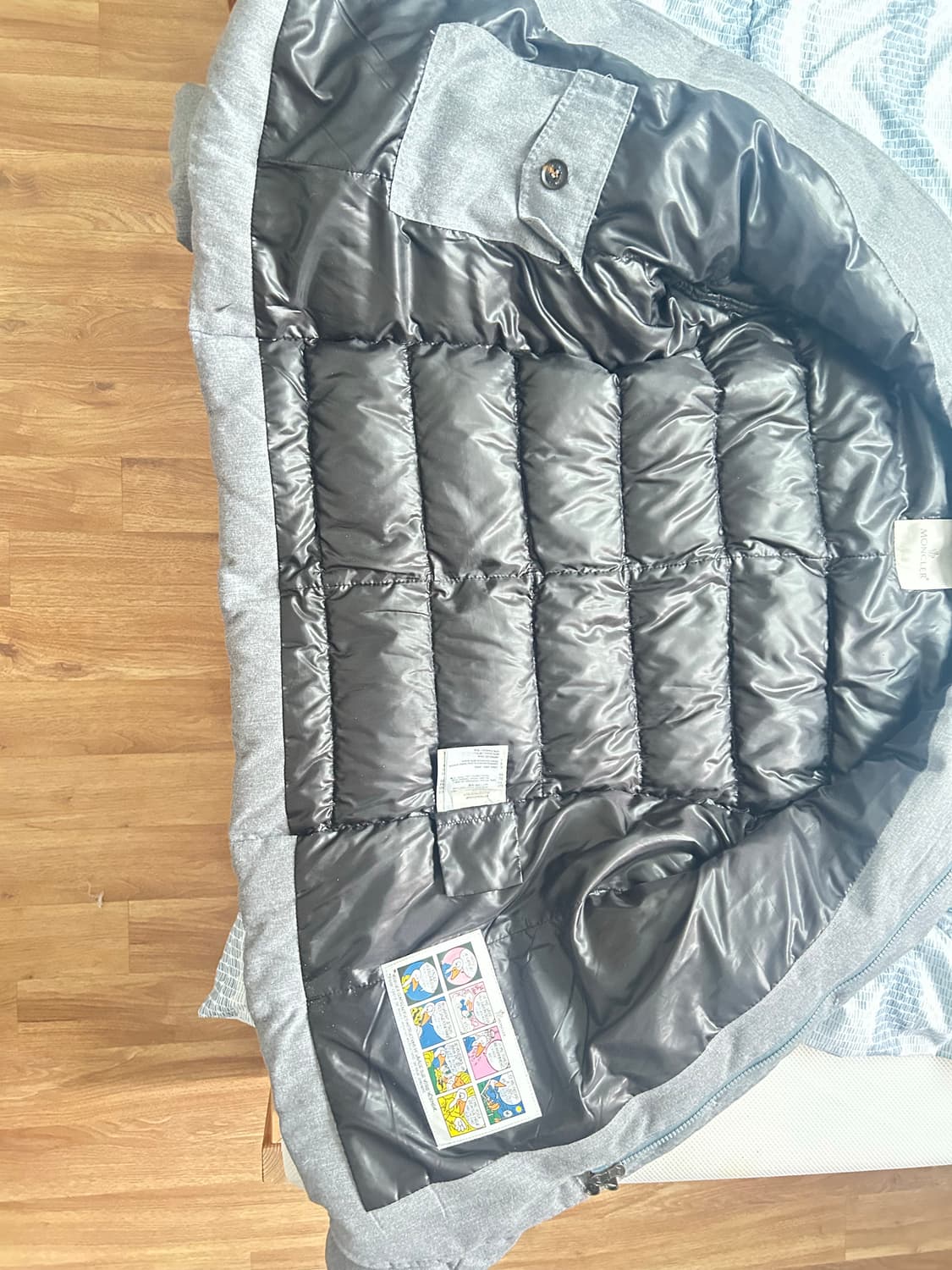 몽클 새상품 상품이미지2