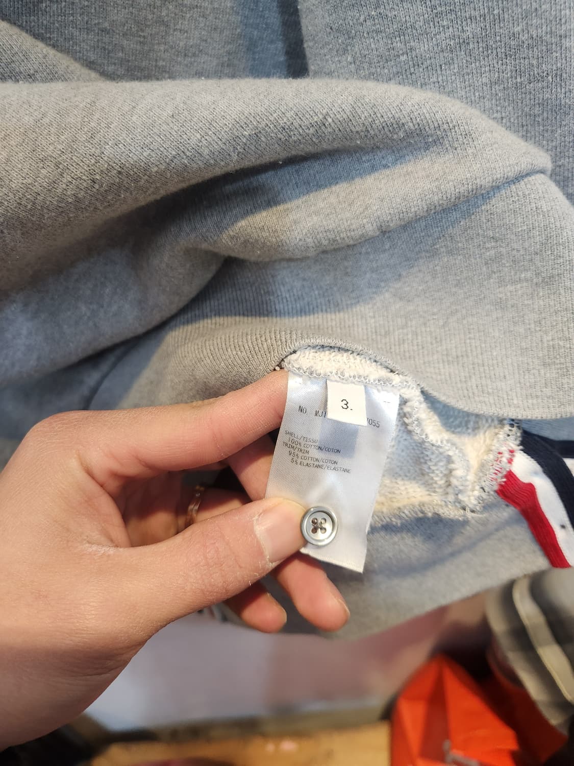 톰브라운 백삼선 맨투맨 그레이 3사이즈 상품이미지5