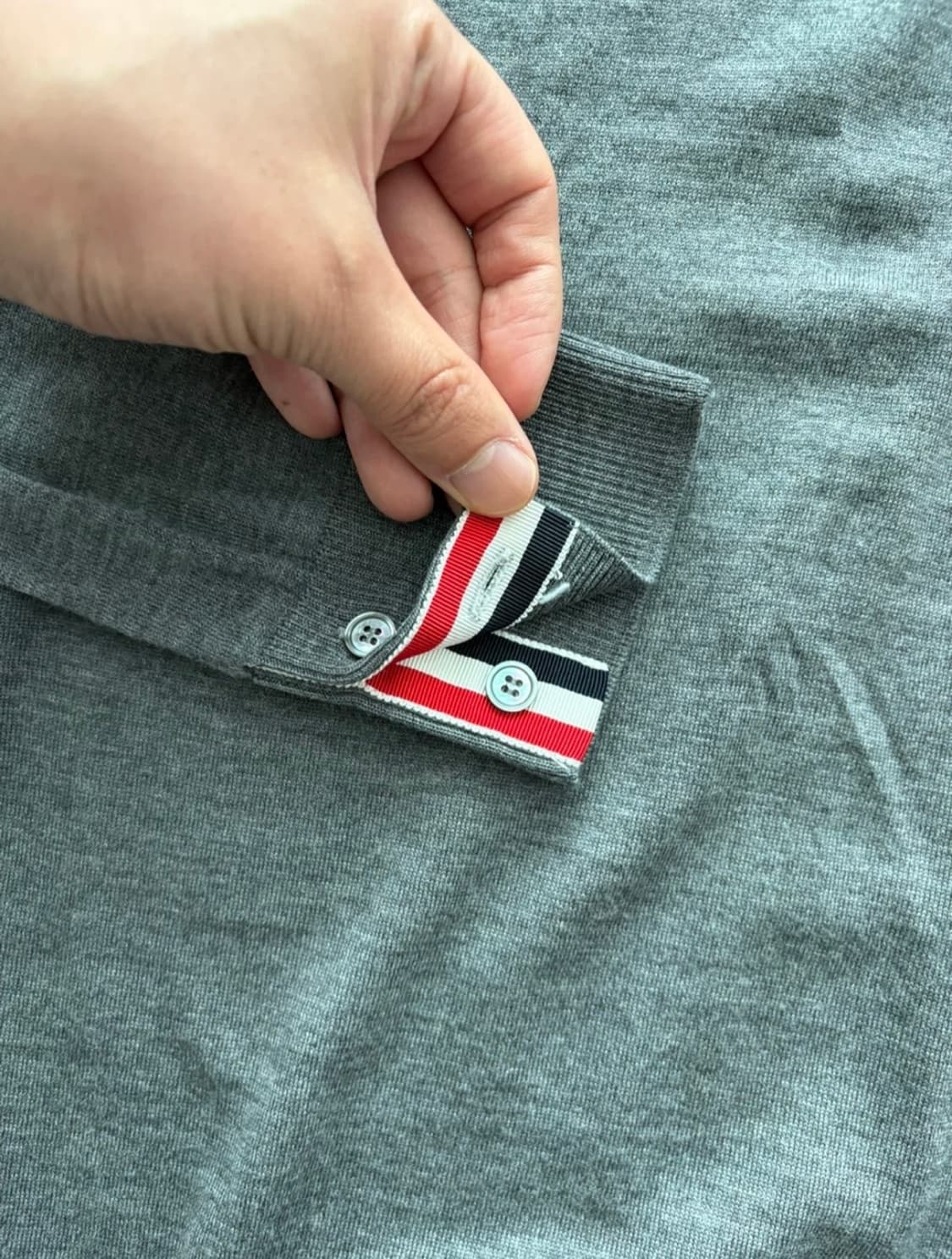 정품 톰브라운 니트 팝니다 상품이미지3