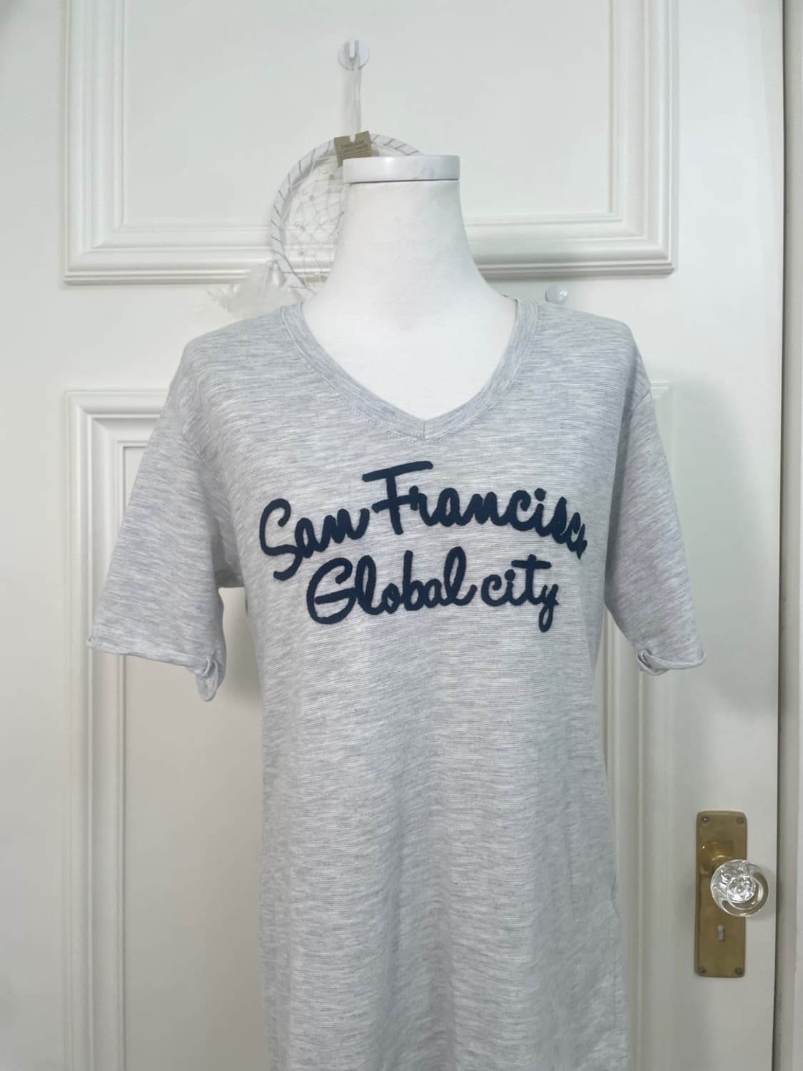 melange gray chain embroidery v-neck top 상품이미지5