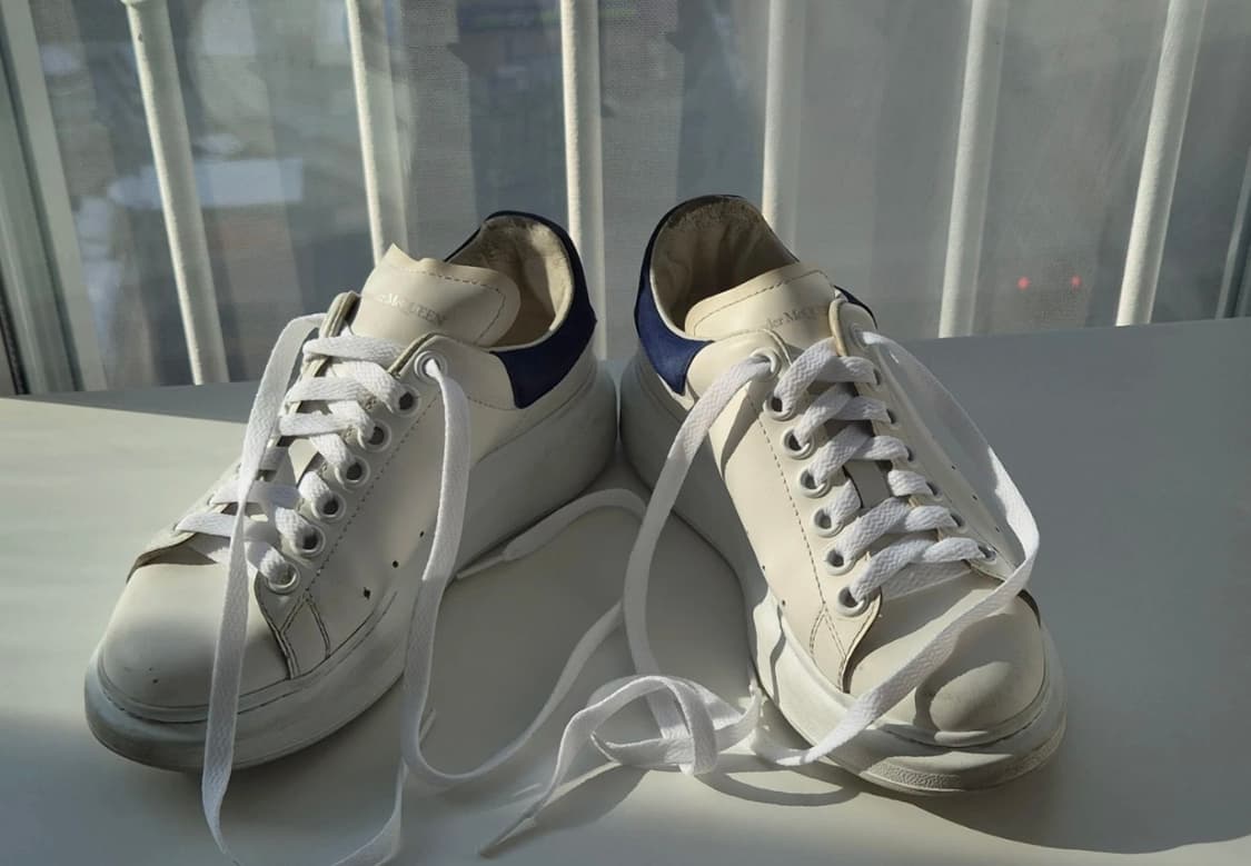 (백화점판)알렉산더 맥퀸 오버사이즈  스니커즈 36사이즈 팝니다 상품이미지1