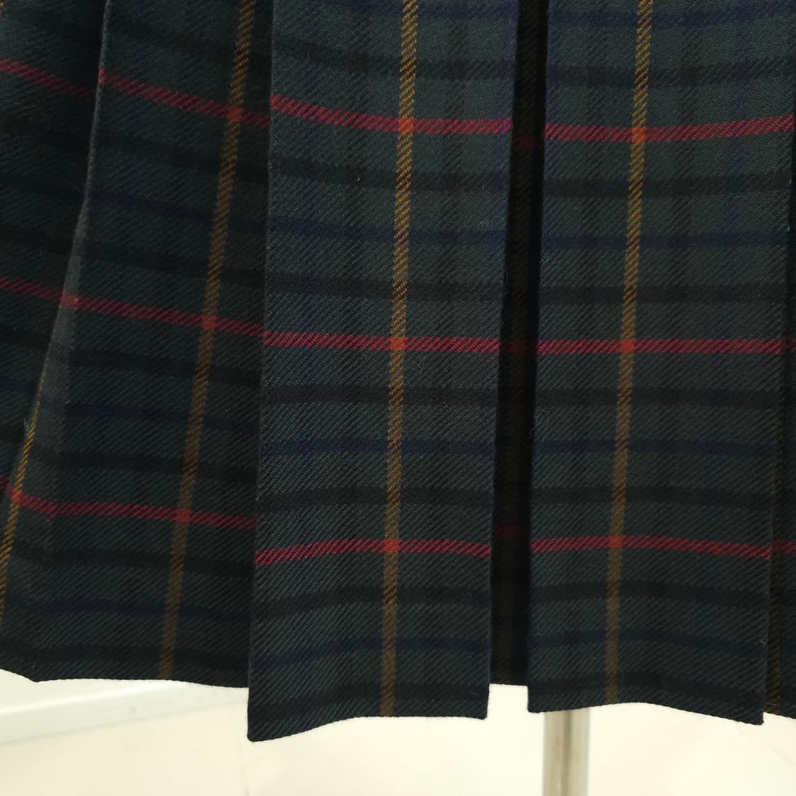 DAKS 울100%  딥그린 체크 플리츠 미디스커트  상품이미지5