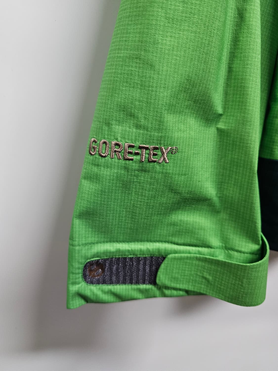블랙야크 고어텍스 바람막이 그린 100 상품이미지3