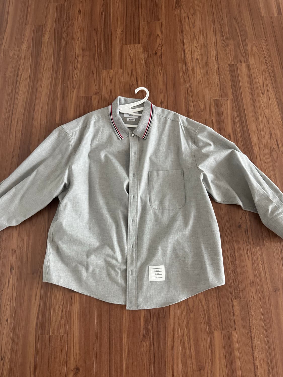 톰브라운 오버핏 셔츠 그레이 사이즈 4 상품이미지1