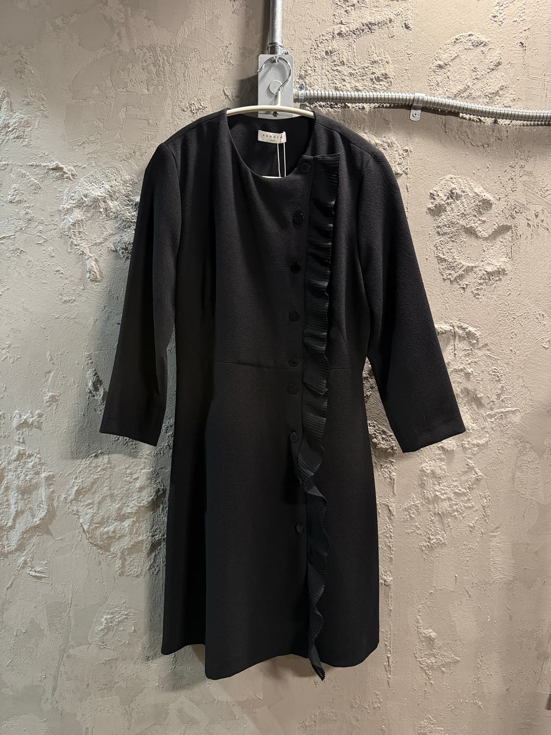 산드로 프릴 디테일 라운드넥 원피스 38 상품이미지1