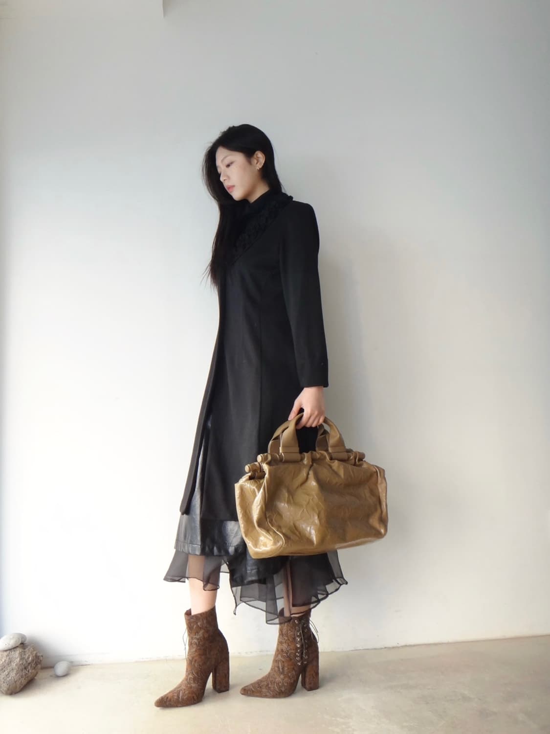 Rose neck detail jacket / black 상품이미지2