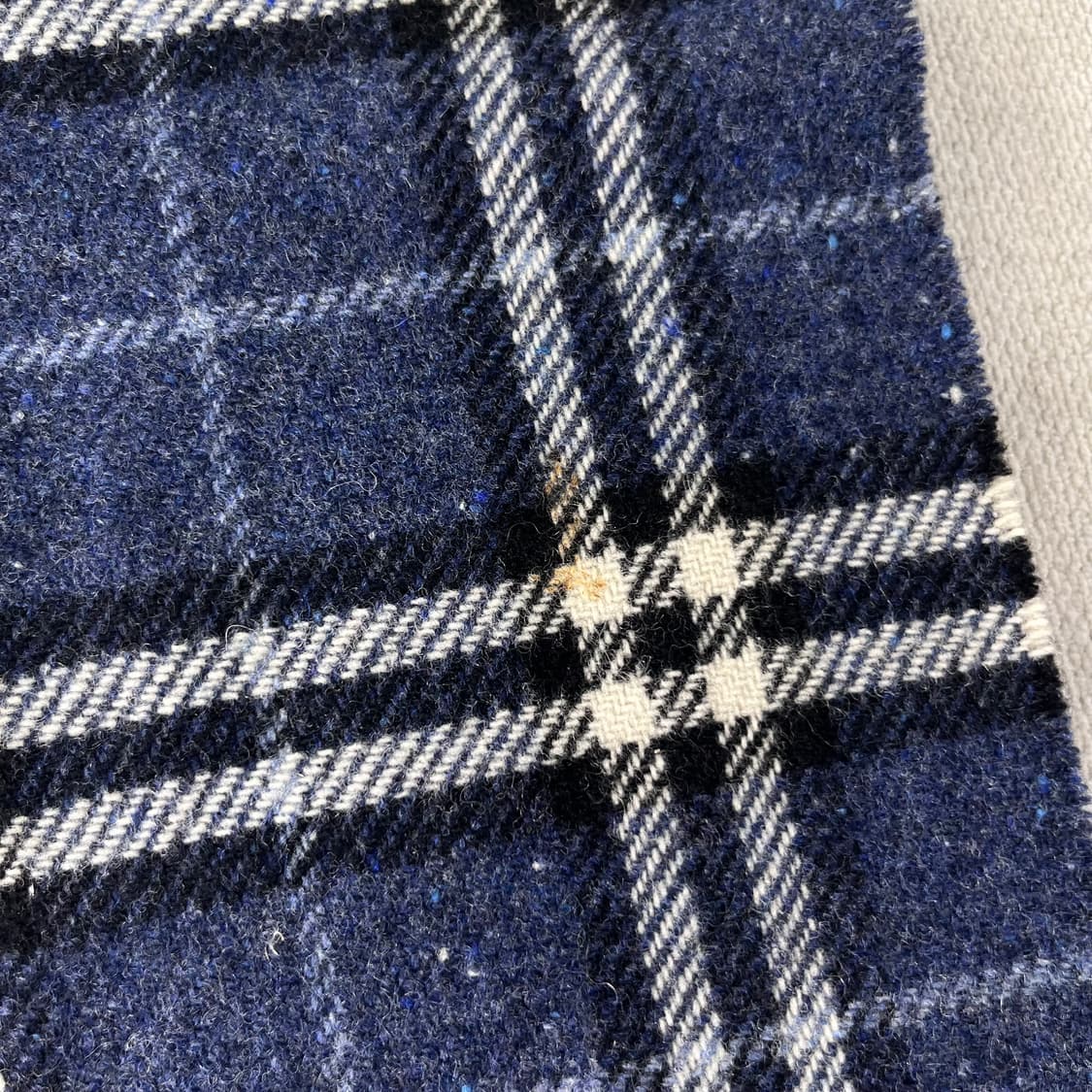 버버리 노바체크 캐시미어 딥블루 머플러  상품이미지4