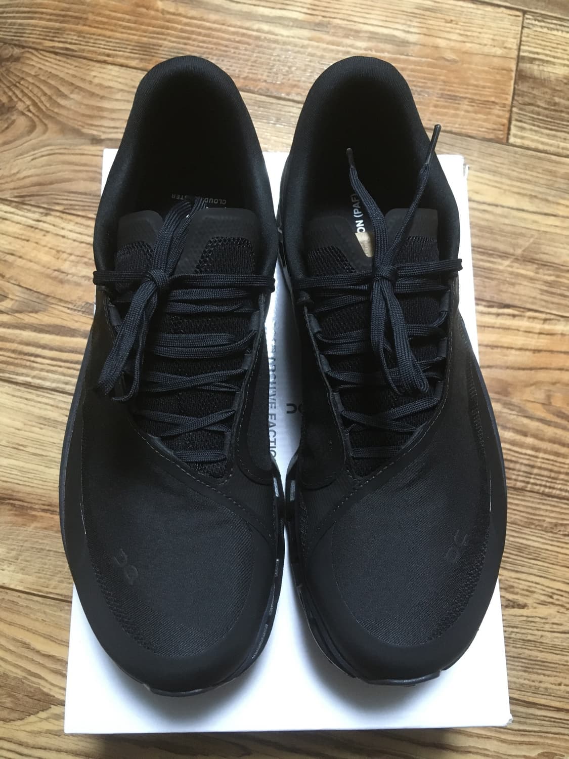 온러닝 파프 클라우드몬스터2 블랙 판매합니다  상품이미지2