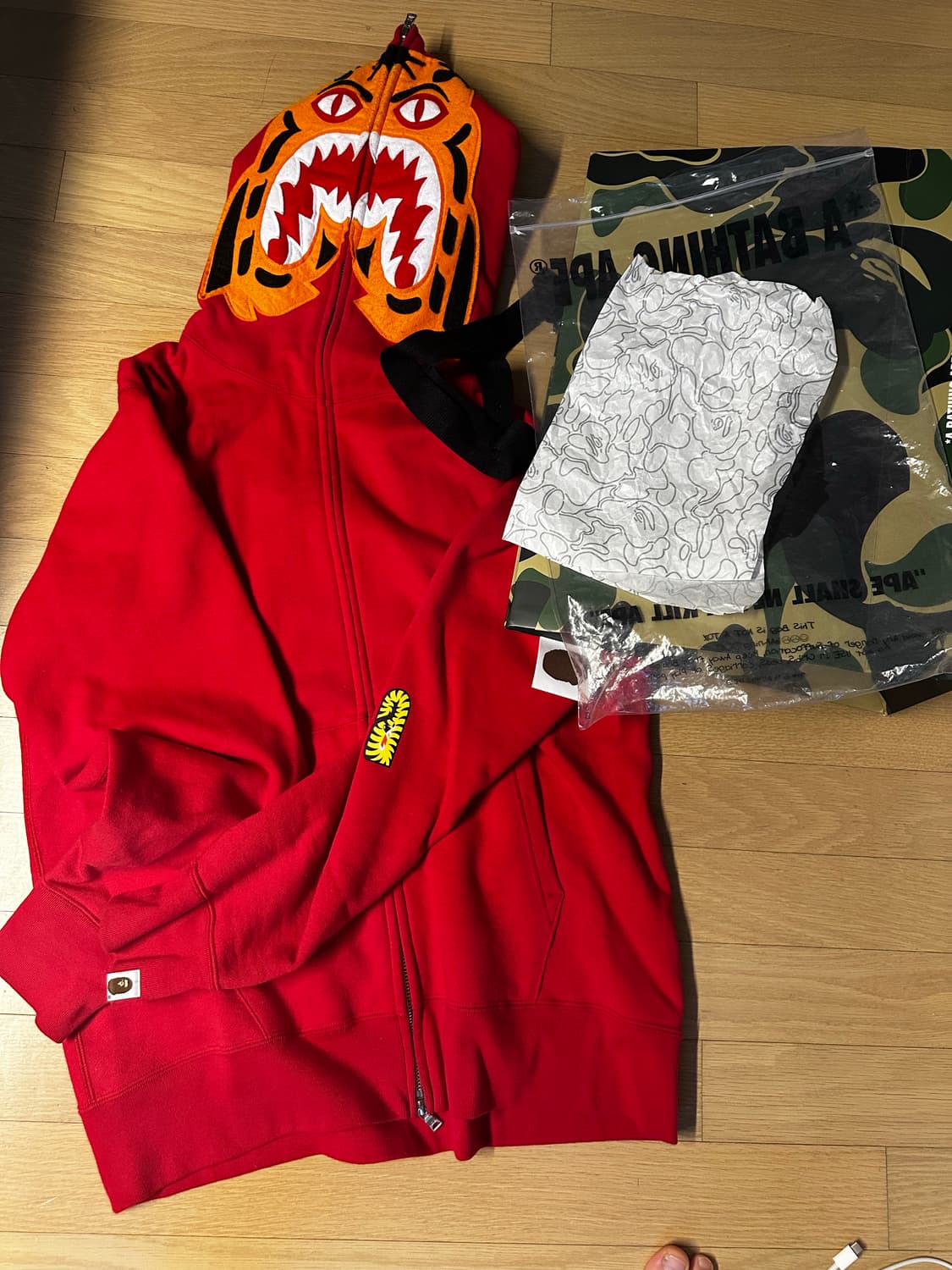 베이프 샤크 후드 새상품 상품이미지2