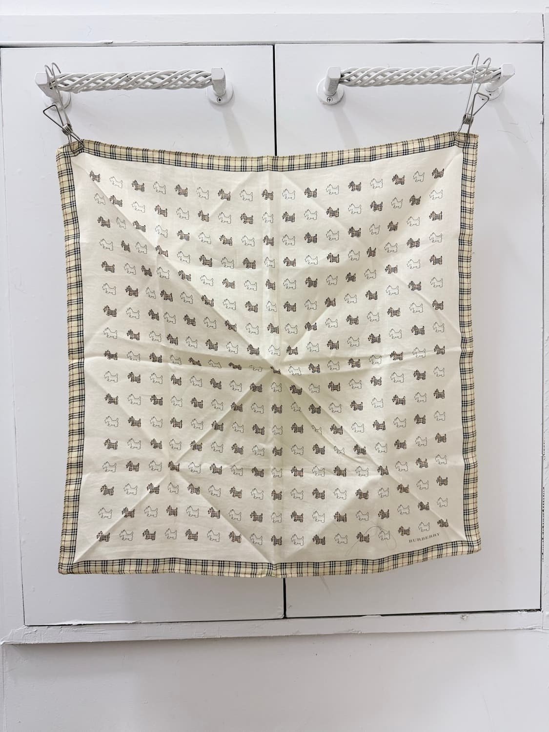 Burberry 도그 체크 손수건 상품이미지2
