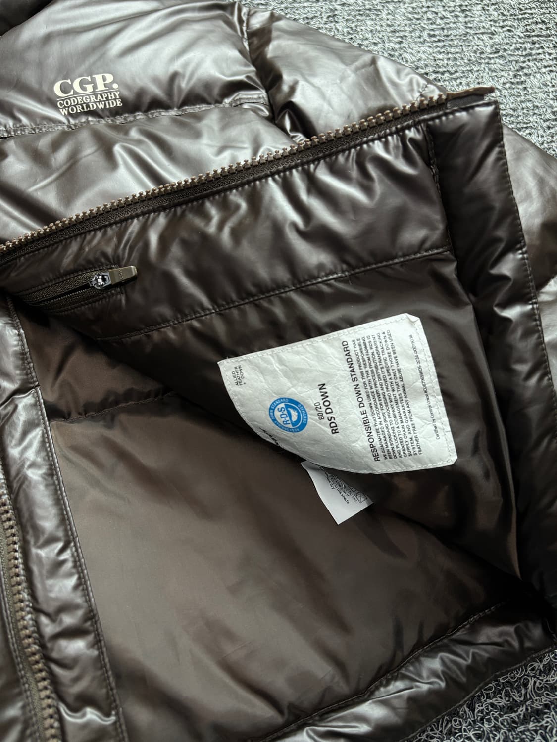 코드그라피 에센셜 숏다운 투웨이 푸퍼 패딩 브라운 1928 상품이미지3