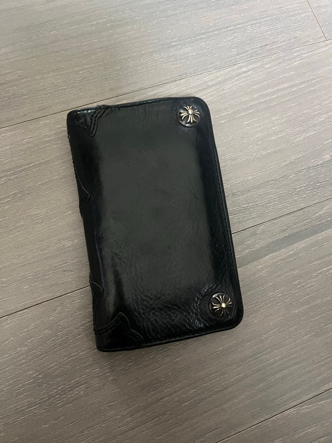 크롬하츠 크로스버튼 크로스패치 레더지갑  상품이미지1