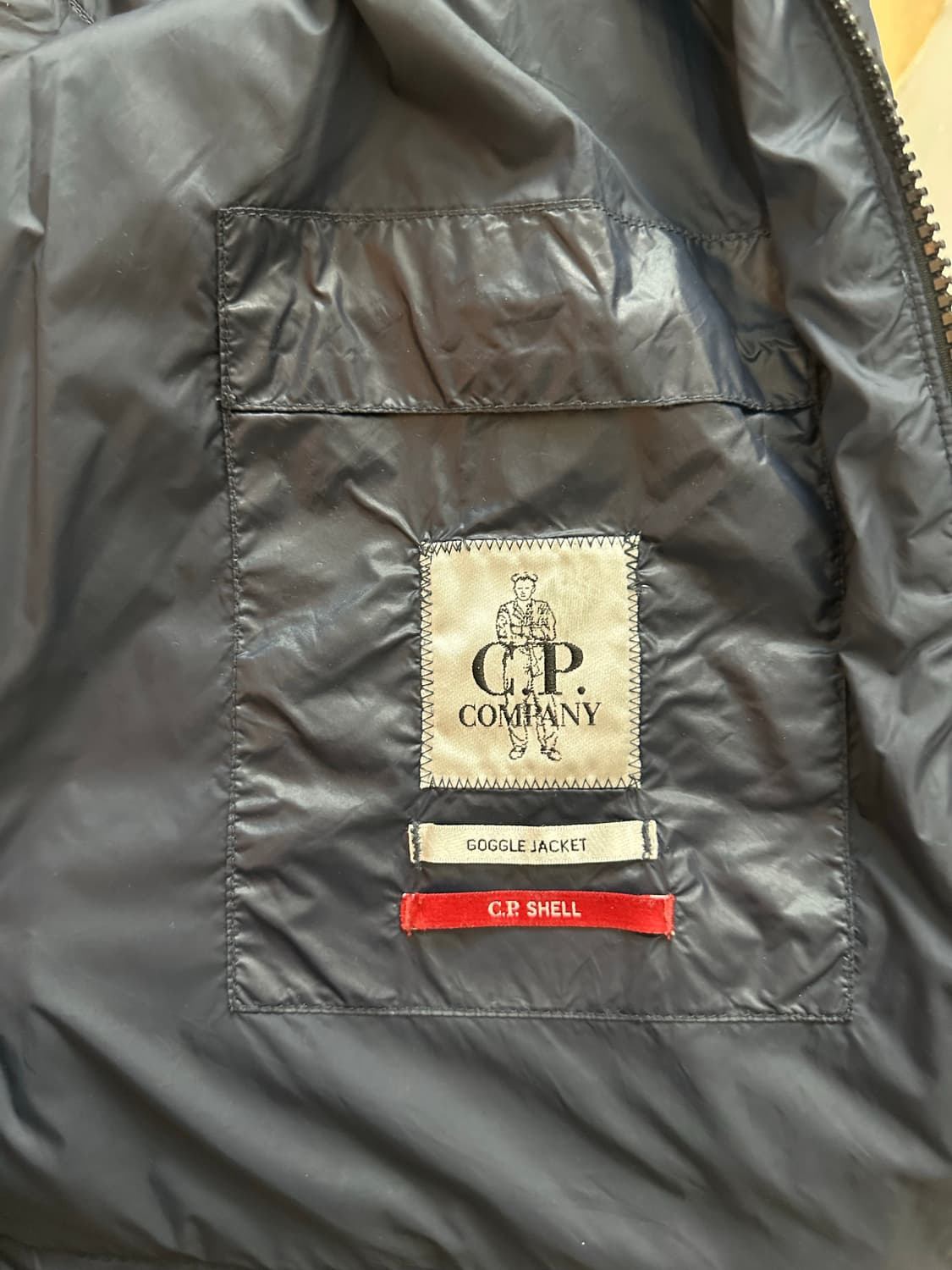 Cp컴퍼니 고글후드 패딩조끼 56size 상품이미지9