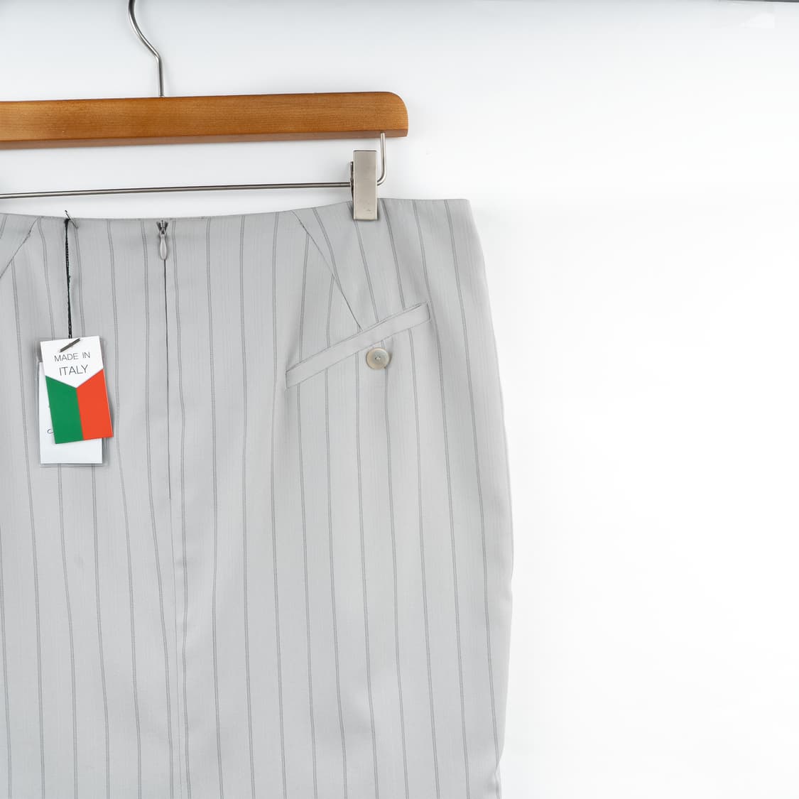 [Made in Italy] 미니멀 스트라이프 펜슬 미디 스커트Grey 상품이미지4